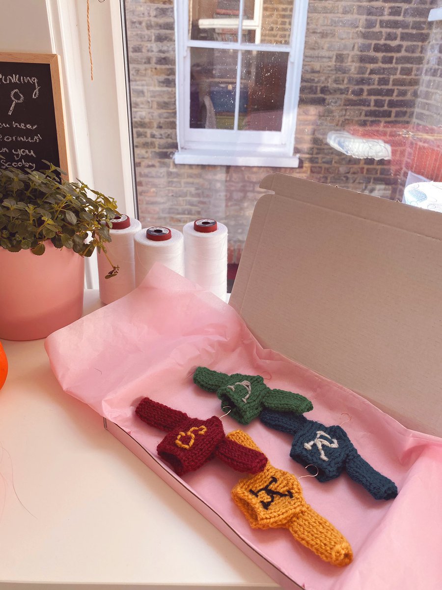 laura_mugz's tweet image. Would mean the world to get some rt’s for my little business! I make lots of cute things that would make excellent Christmas gifts so if you’re looking to shop small this year please check out my store! etsy.me/2U6t0Ze