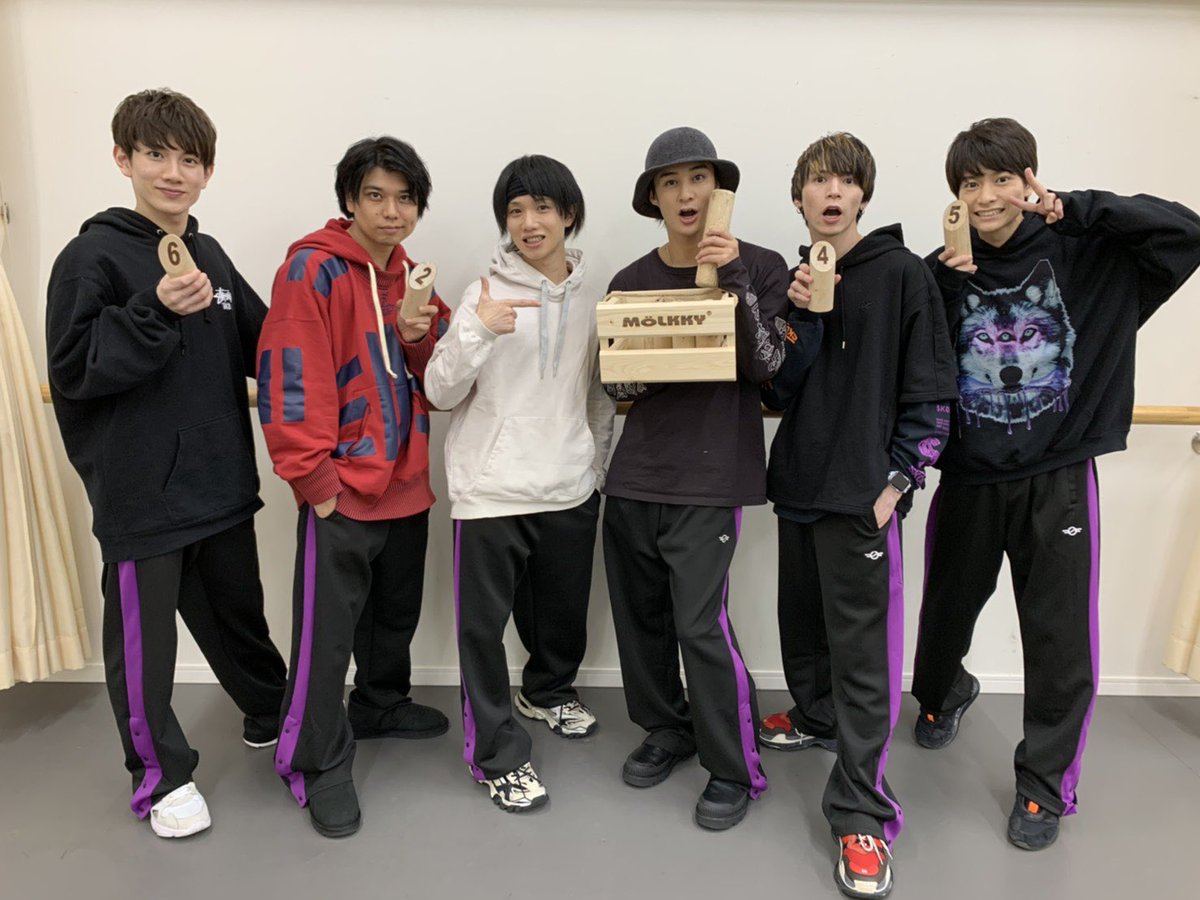 おそ松さん on STAGE公式 (@osomatsu_stage) / Twitter