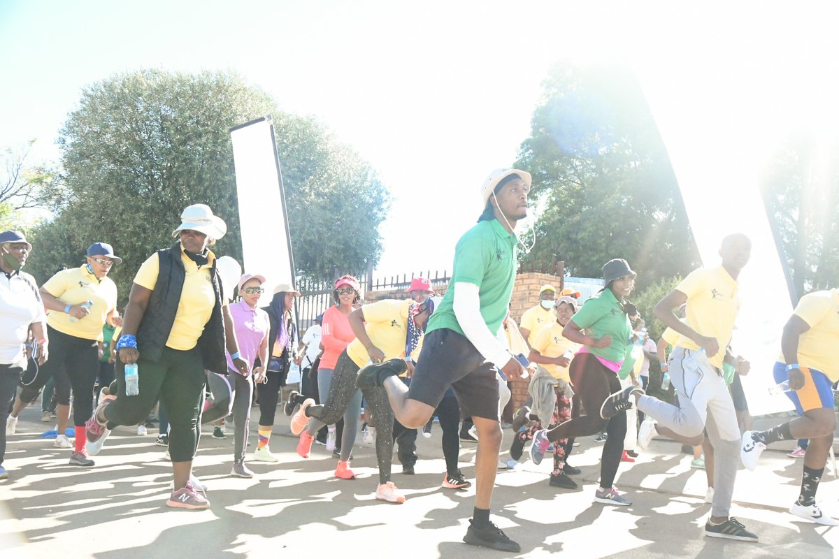 GautengSACR's tweet photo. The Hanyani Wellness Programme resumes. This weekend’s activation took place in Kagiso and will be followed by a series of these in all 5 regions of Gauteng every weekend until 15 December 2020.
#HanyaniWellness #HealthisWealth #KeepingGautengActive
#GautengCares #MpiloYam https://t.co/uypgD1NmO0