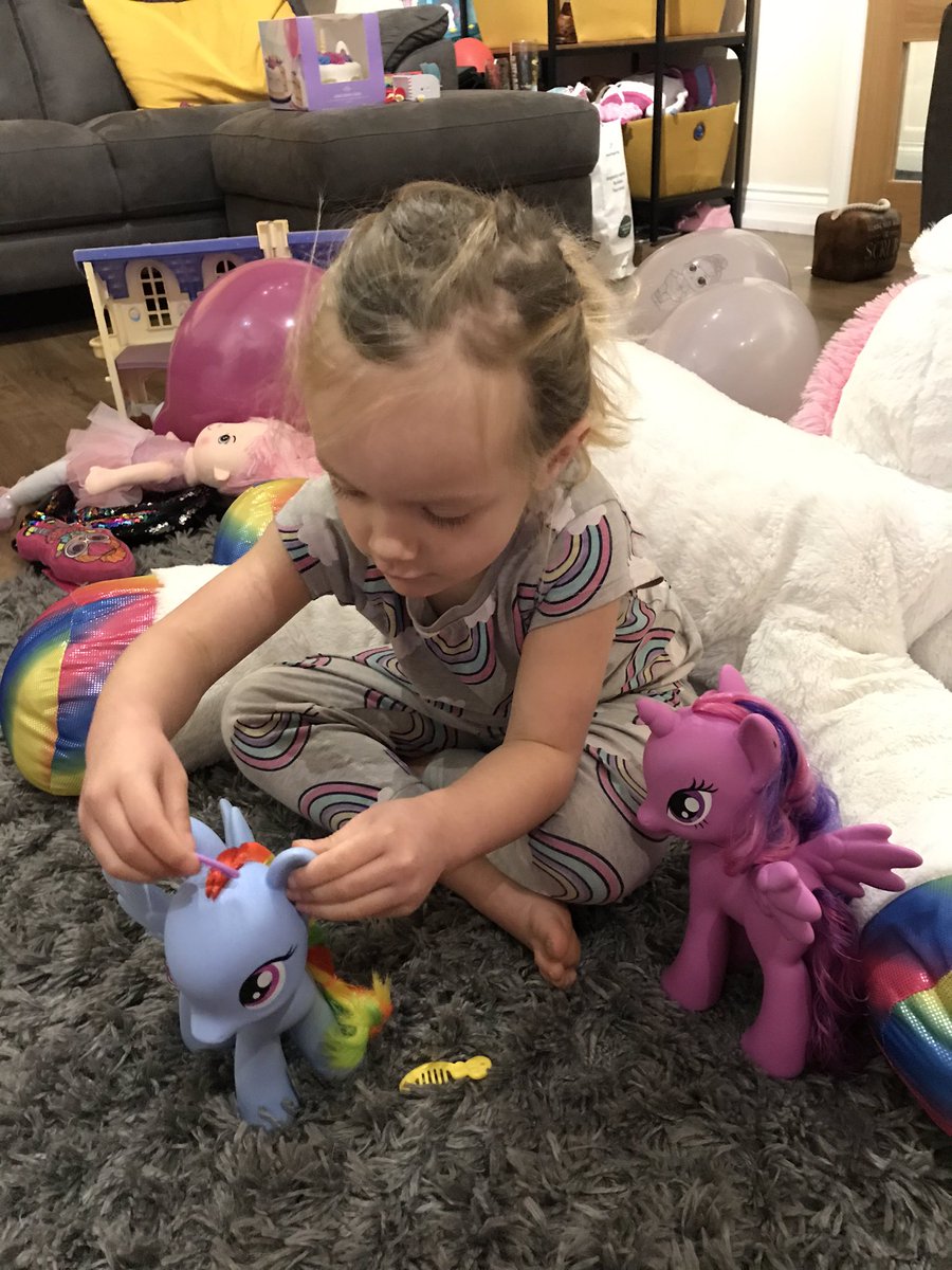 Mrs Dunn tweet media