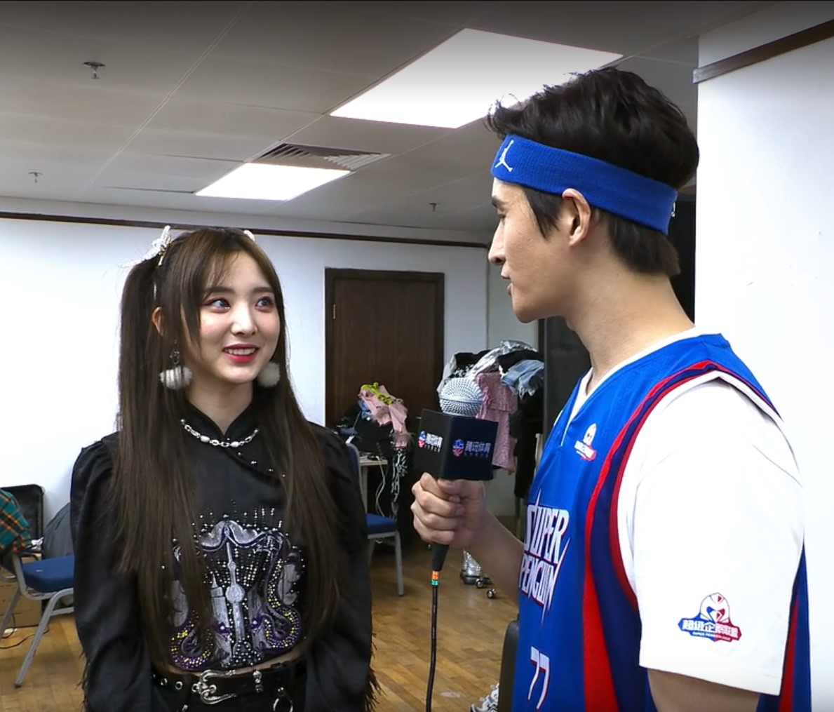 Shahnazdurm's tweet photo. ต้าวเน่น่ารักตลอดดดดดดด
🐰เน่อยากเล่นบาส แต่ว่าตัวเองเตี้ย
🏀งั้นหาแฟนที่เล่นบาสเป็นไหม
🐰หนูไม่ชอบมีความรักค่ะ
ฮ่าๆๆๆๆๆ คนถามไปไม่ถูกเลย
#SuperPenguin2020XNene 🐧
#เนเน่ 👶 https://t.co/5iPDTh20t1
