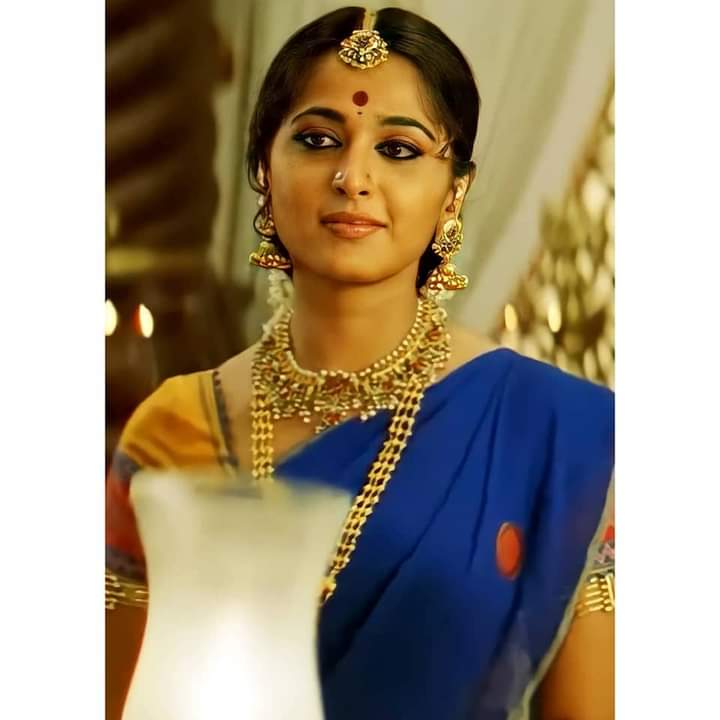 Began her career as a yoga Teacher.. then entered Cine field and after sometime.. gave the biggest Blockbuster of all time  ARUNDHATHI First 50+Crores for a women centric film here!! #HBDAnushkaShetty  #AnushkaShetty