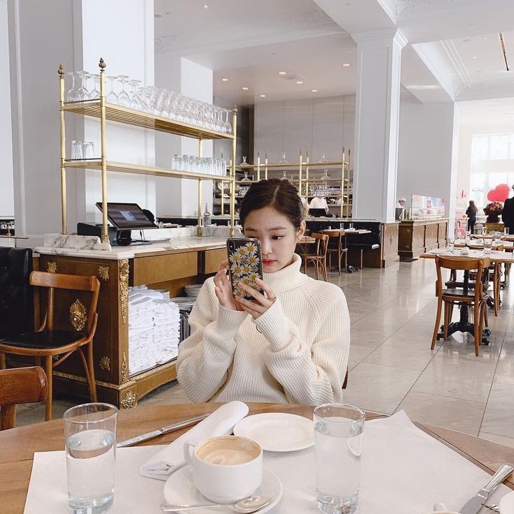 Lupain. Dia hanya virtual
Kamu bisa

#roleplayer 
#quotesrp