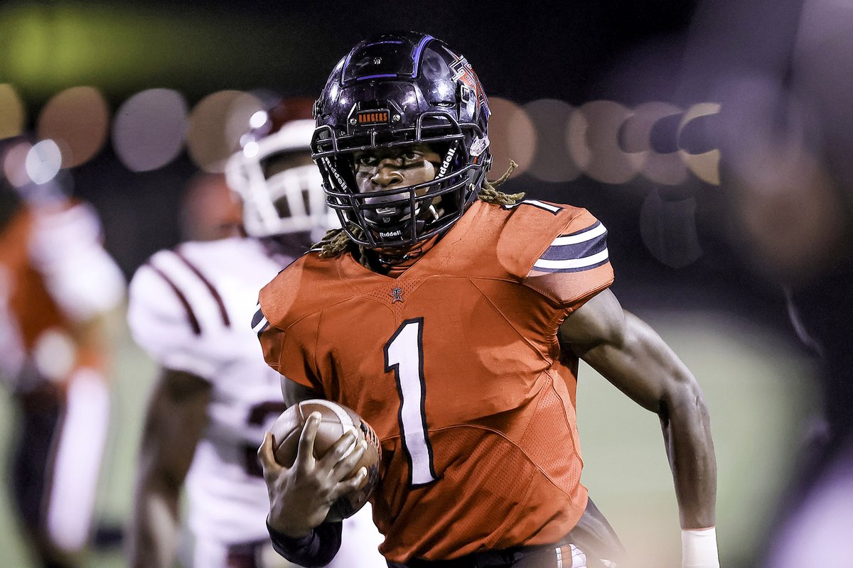 fbheraldsports's tweet photo. “I tell the guys all the time, if we stay out of our own way and play Ranger football, we are a very good team,” coach Cornelius Anthony said. 

| Rangers get big win over Kempner to keep playoff dreams alive |📲 https://t.co/5rqJ0k94UC |✏️ @ChadDWashington |📸 @CFHSsports | https://t.co/8VT3Al8uxD