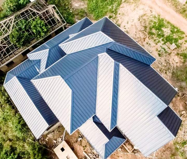 EmpressPomaa's tweet photo. Our professionally trained installers will provide you with the highest craftsmanship during installation for all your roofing and cladding projects. π π π
.
π±Call us on 0277075050 or 0245775050 for all your roofing needs.
.
WE GOT YOU COVERED ππ π
#roofit #roofingcontractor https://t.co/2UnSJsrxA8