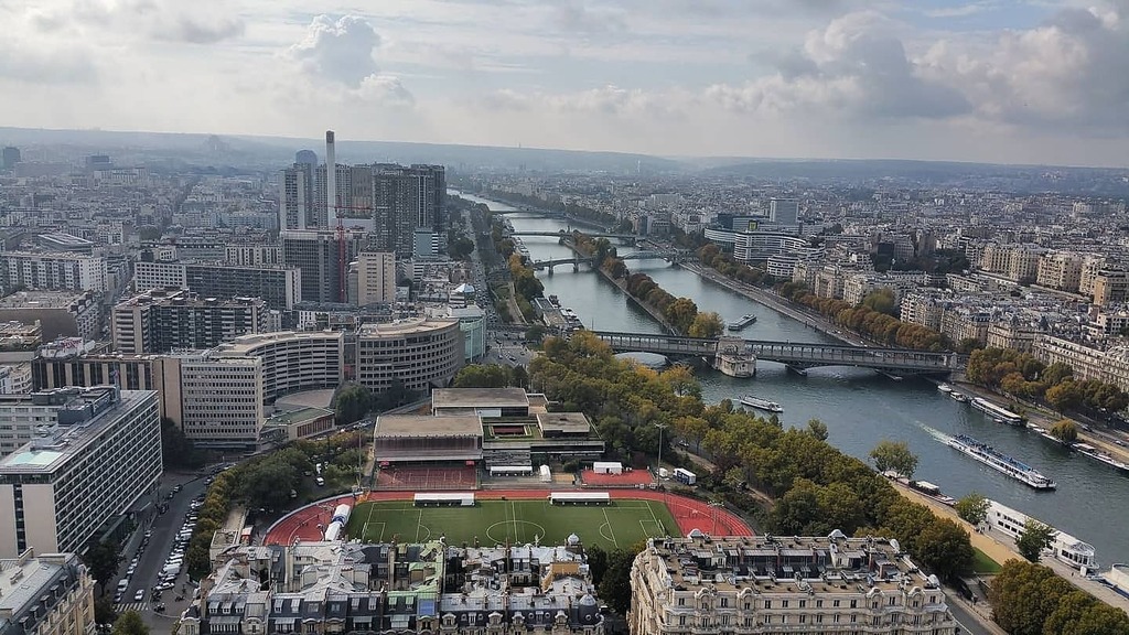 stadiongebod's tweet photo. Ici, c'est le #pitchoftheweek
#paris #icicestparis #thisisparis #igersparis #parisfrance #parisestmagique #eiffeltower #toureiffel #eiffel #cityscape #france🇫🇷 #france #fromabove #stade #stadium #stadion #stadiongebod #wsc #whensaturdaycomes #weekendvib… https://t.co/dZy82S3KEV https://t.co/H2GDGiSziI