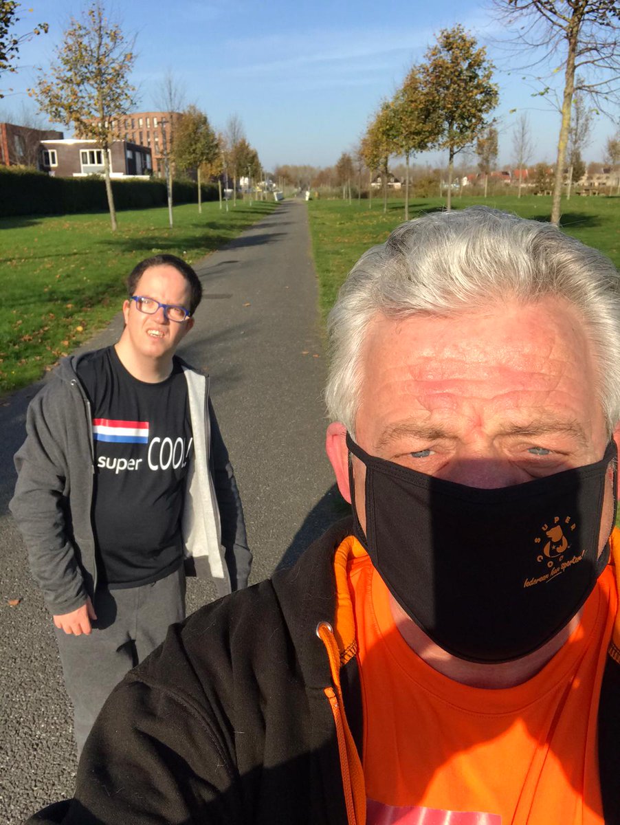 supercoolalmere's tweet photo. En ook andere koppels zijn op pad en genieten van elkaars gezelschap en het prachtige weer.
#gajemee #iedereenksnsporten #blijmetjevrijwilliger https://t.co/iFBRD8BOHq