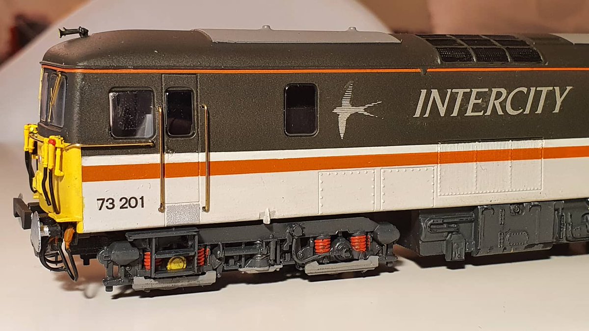 PdannyH's tweet photo. #WhatsOnTheWorkbench - 73201 Broadlands almost done, just working on the brasswork. Nameplates to follow...
#GatwickExpress #InterCity #Class73 #ElectroDiesel #kitbashing #scratchbuild #SouthernRegion #VariousMultipleUnits https://t.co/VaLZhzG0uo