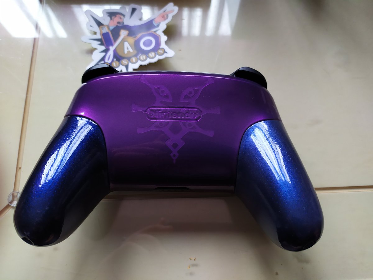 Duncan_FCF's tweet image. Ca faisait un moment que je jouais aux joycons car j&apos;avais des soucis avec ma manetttr pro mais c&apos;est enfin fini, elle est arrivée ce matin 🤗🥰
Grand merci à @Yao_Customs pour la customisation #customprocontroller