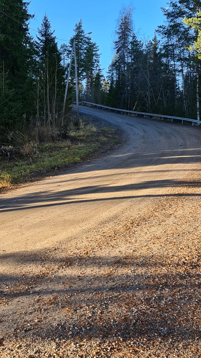 Cervelo4ever's tweet photo. Tänään oli huima #cyclocross keli vierailla kaupungin toiseksi korkeimmalla kohdalla. #Jyväskylä #Hanhiperä #Pirttimäki #249m #pyöräily #syksy #jäitäodotellessa https://t.co/B9YSxSYg5l