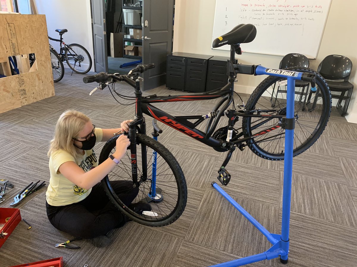 heidinelt's tweet photo. Thankful to some awesome @FTSchools parents and grandparents for bringing their #gearshifter girls in to finish their @GCSCSTEM bikes in a safe and socially distanced way! @FTISSuper @FTLaunch #CreativeProblemSolvers https://t.co/NHT5E39gaZ