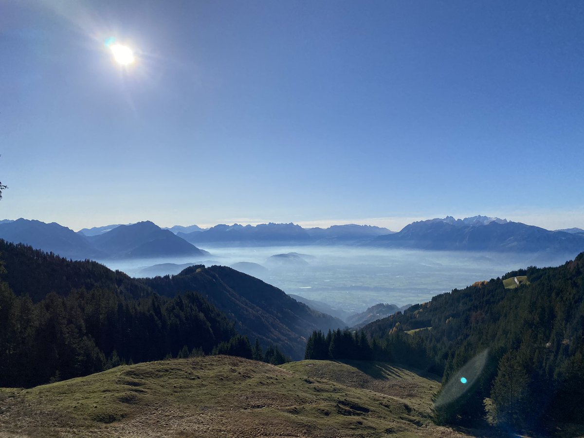sandro_w_hess's tweet photo. #Herbstwanderung #Fraxern-#Treiet-#First 😃👍🏻 https://t.co/BSEzvxrhfK