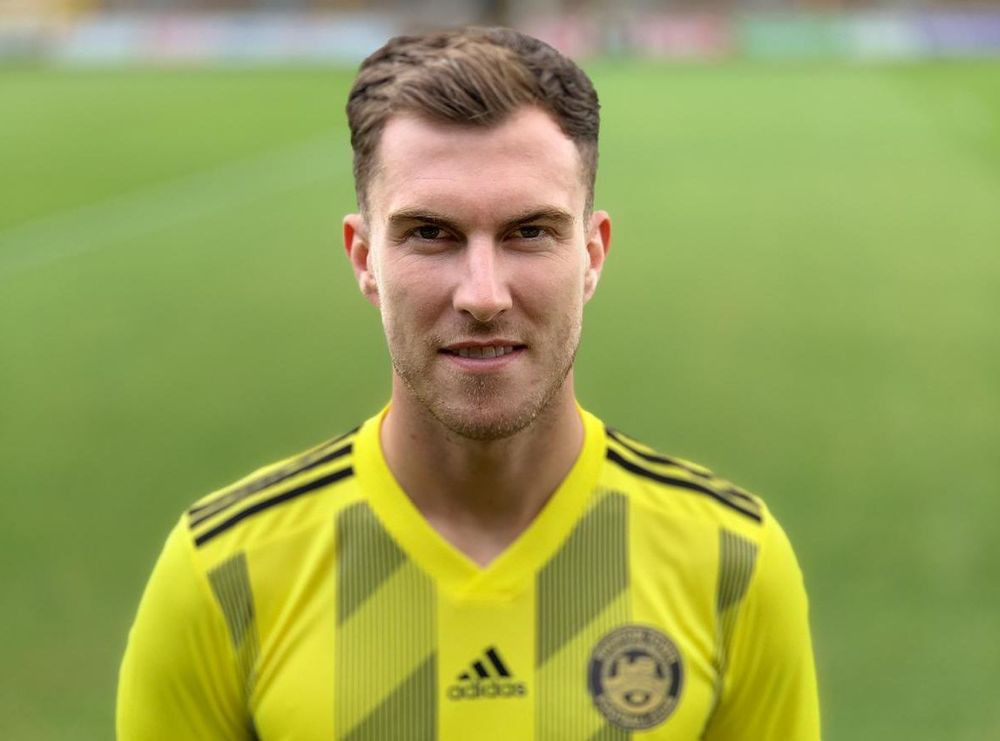 TivvyPodcast's tweet photo. Happy birthday to former Tivvy Town captain and bagsman @riverallen7! Have a good day lad! #onceayellow #alwaysayellow ππ https://t.co/ZwcmfBFQN8