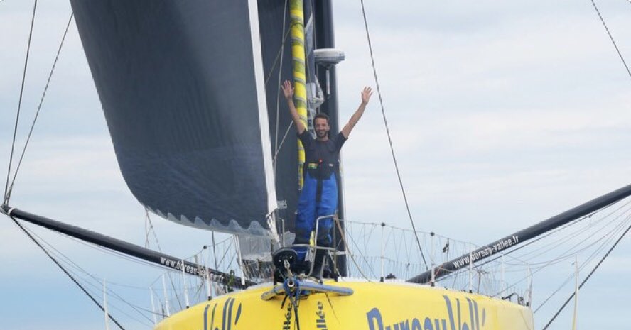 besnier_tvr's tweet photo. Veillée d’armes pour le parrain des étudiants d’@AmosRennes @LouisBurtonOff skipper de @bureauvallee 2 qui demain prendra pour la 3eme fois à 35 ans le départ du @VendeeGlobe #respect #GoLouis Vas y pour le podium et pas uniquement pour la 3eme place 🌎⛵️👍 https://t.co/qdeM9QzGIB