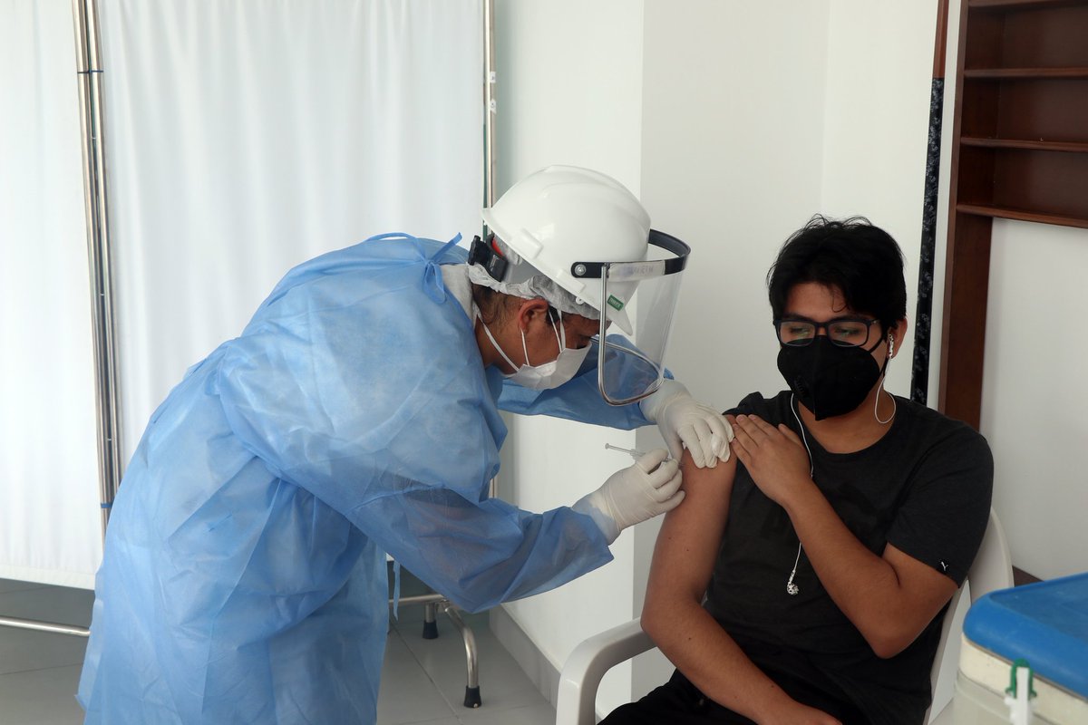 Con gran éxito se viene realizando en el CIAM la campaña de vacunación contra la Difteria, el Tétano, la Tos Ferina (DPT), entre otras.

Exhortamos a todos los asistentes de la campaña a respetar el distanciamiento social mientras esperan su turno.