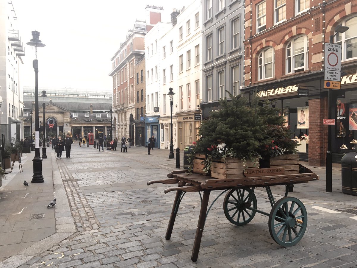 harshacoach's tweet photo. In Covent Garden after many months. Nice and quiet. I’ve missed the streets of London!#lockdowncycling https://t.co/wDHaeMkdeF