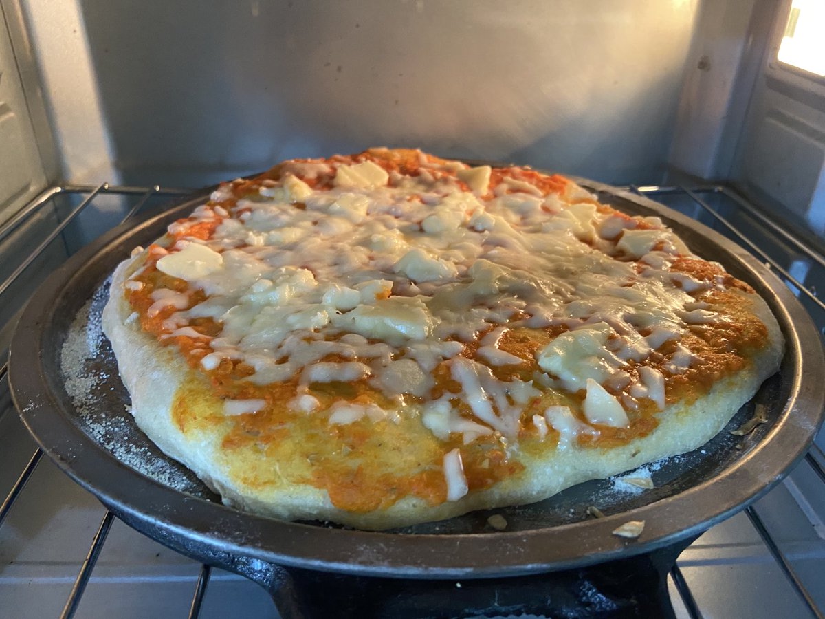 bonyuppal's tweet photo. This is what you make for Saturday dinner yourself if you are with #theenthubakers community. @dipeshdutt @theenthubakers Cheese sticks , Margherita Pizza & Veg broth. Thanks #BreadGuru https://t.co/VG0m17ECA7