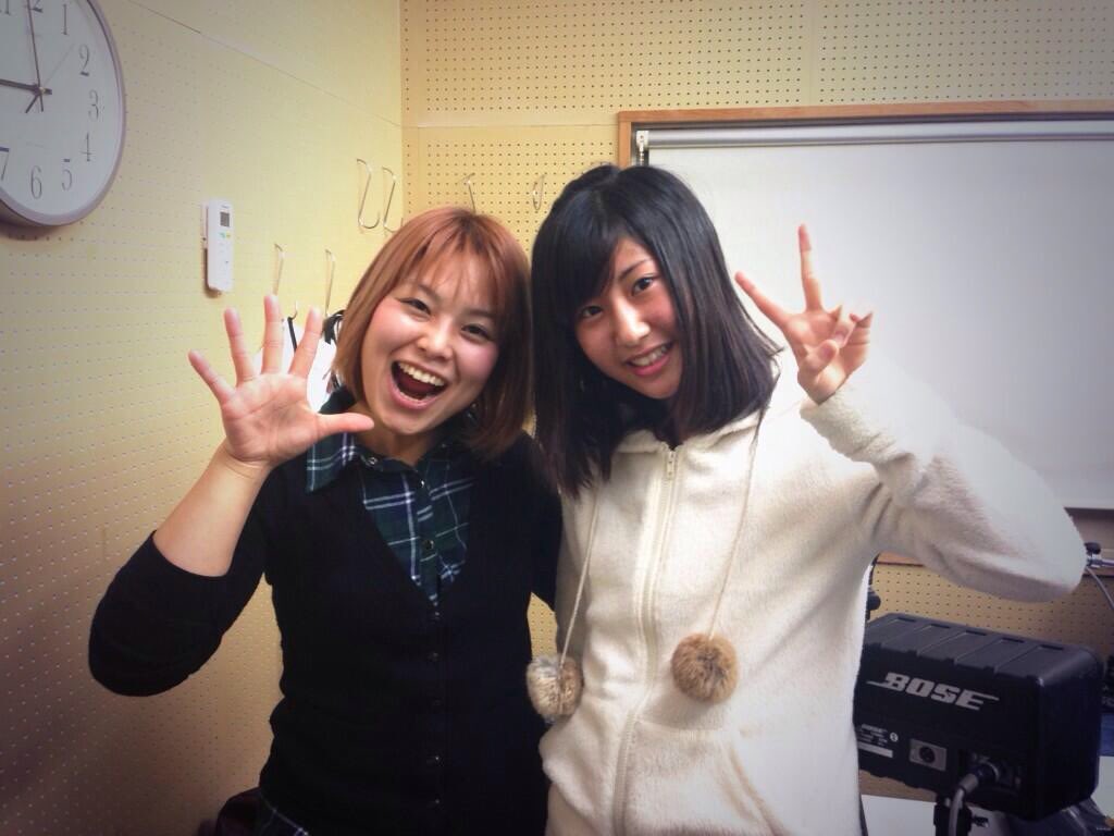 Banjoya's tweet photo. 2013/12/6 #ラジオ #初出演(#むんむのやってるデーフライデー)の #番匠谷紗衣©︎
#ギター弾語り
#シンガーソングライター
#関ジャニの仕分
#沢口靖子 主演ドラマ #主題歌
#ここにある光
#ドラマ #ランウェイ24 #エンディングテーマ #自分だけの空
#FillRECORDS
#TEAMSAE
皆さんおやすみ😴素敵な夢を✨ https://t.co/PYEtUTlt64