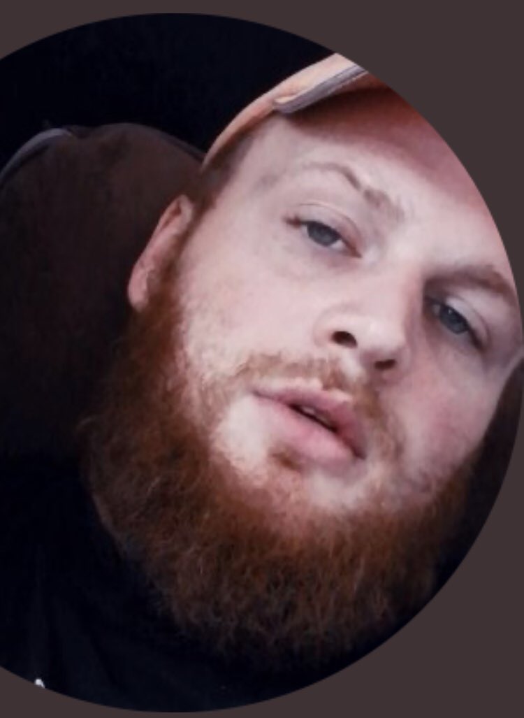 BABYYP0WDER's tweet photo. @DickCramp @drzaone Idk. He got that “proud boy” look to him. 

But also the ginger/wigger/wannabe thug life pussy- boi energy https://t.co/zP9L0kfHnF