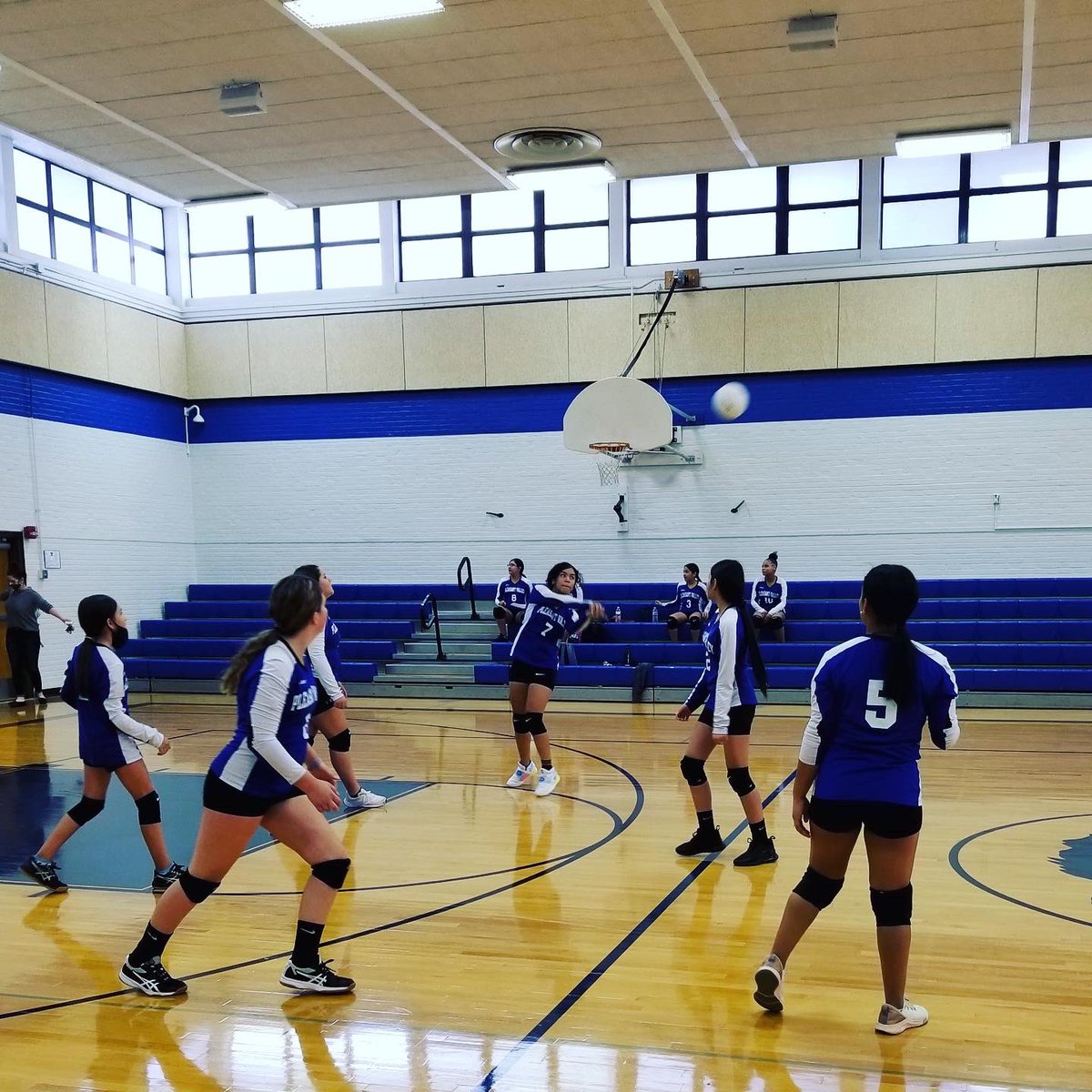 pvmiddleusd259's tweet photo. Our annual #studentvsstaff volleyball game was a success! Go Royals! #pvmsproud #wpsproud https://t.co/hCxLVoG2oe