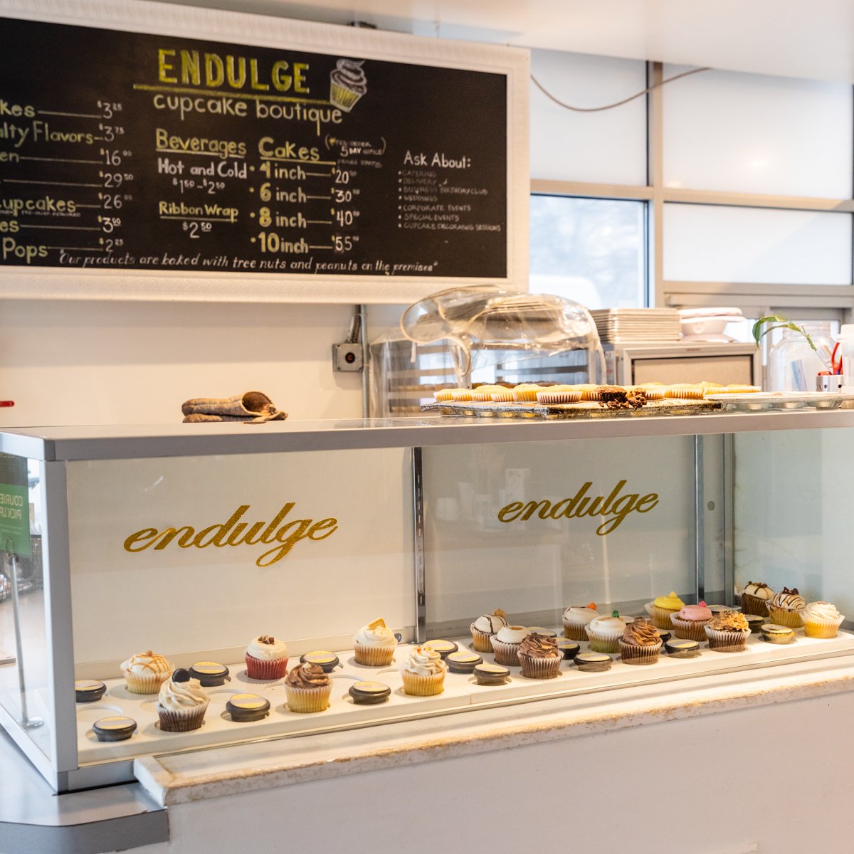 endulgers's tweet photo. Leaves are falling -- Endulge is calling. Place your order at (404) 996-6995. https://t.co/yz0GZ48H3x