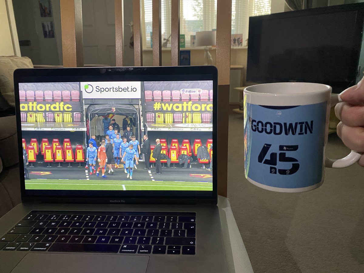 skyblue_dave's tweet photo. Half time drinks at “Watford Away” 2020 style thanks to @binkybunny7 #IFollow @Coventry_City @BBCCWRSport #KeepGoingLads #TwistAndShout #PUSB https://t.co/9KfY1f4gJV
