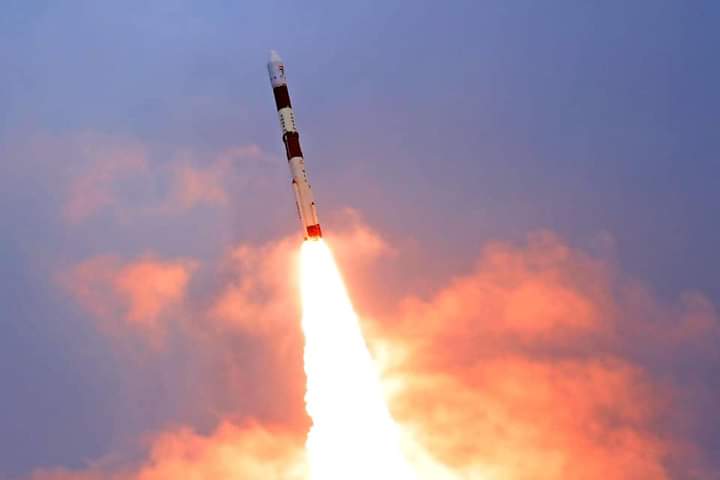 yogiagrawalbjp's tweet photo. आज श्रीहरिकोटा के सतीश धवन स्पेस सेंटर से #ISRO ने EOS-01(अर्थ ऑब्जर्वेशन सैटेलाइट) का #PSLVC49 रॉकेट से सफलतापूर्वक प्रक्षेपण किया गया है। इसरो के समस्त वैज्ञानिकों एवं देशवासियों को हार्दिक बधाई एवं शुभकामनाएं । निश्चित ही यह समस्त भारतीयों के लिए गौरव का क्षण है। #ProudOnISRO https://t.co/dU1rbvLMiv