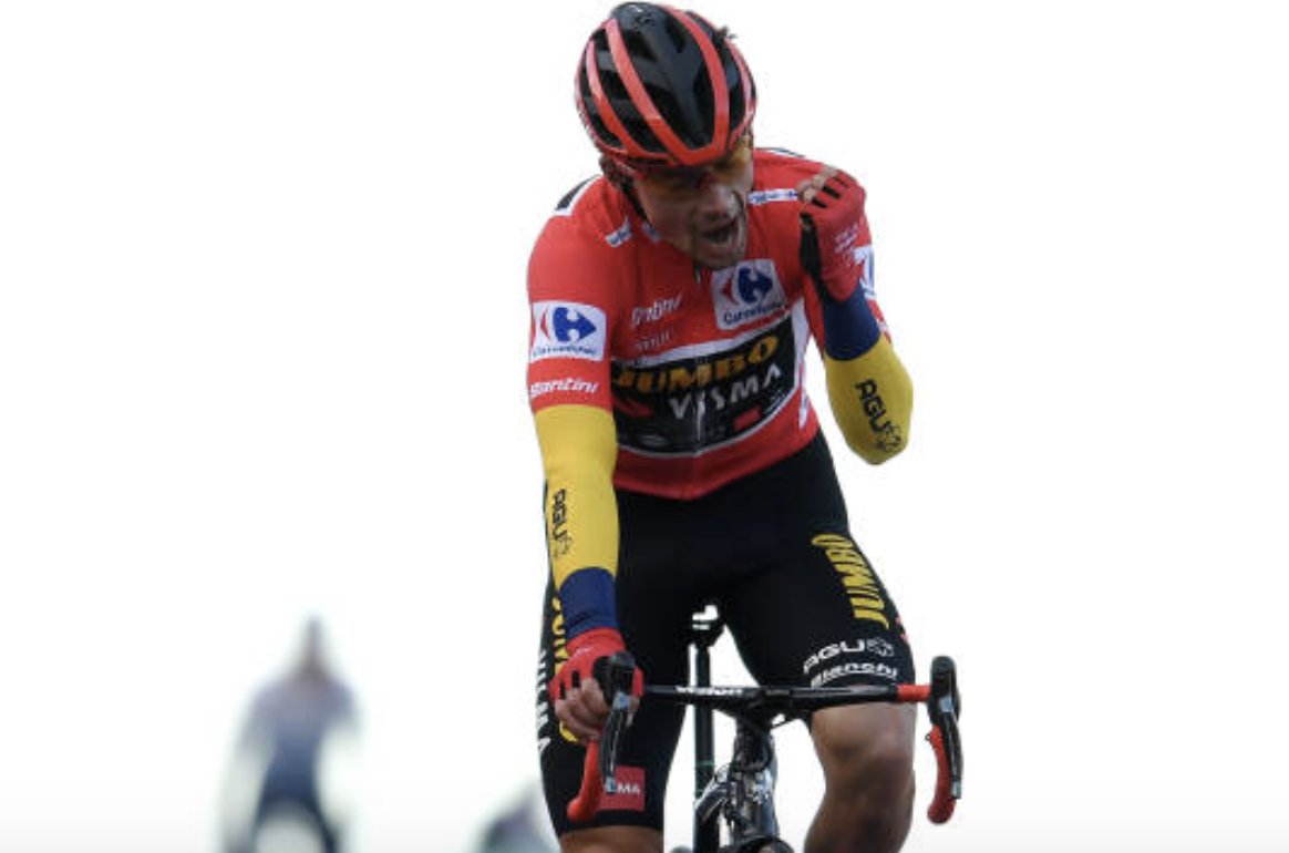 elchiringuitotv's tweet photo. 🇪🇨🙌 "VALIENTE como SIEMPRE. @RichardCarapazM buscó #LaVuelta20 con todas sus fuerzas, pero NO pudo SER". 

🏆🇸🇮 "La cuestionable ACTITUD de MOVISTAR🙄 y una resistencia heroica dan su SEGUNDA #LaVuelta a ROGLIC" 

✍ Por @jesusguevarab https://t.co/cQEKnGRsmR