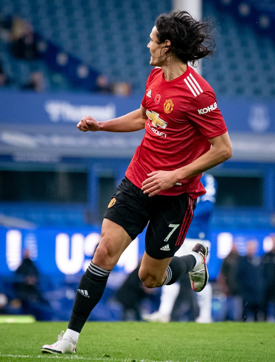 ECavaniOfficial's tweet photo. Big win in a difficult field, let's keep working hard together and focused.🤝

Gran triunfo en un terreno difícil, a seguir juntos y enfocados. 🤝

🔴  #MUFC @ManUtd https://t.co/8TZ0VExAzM