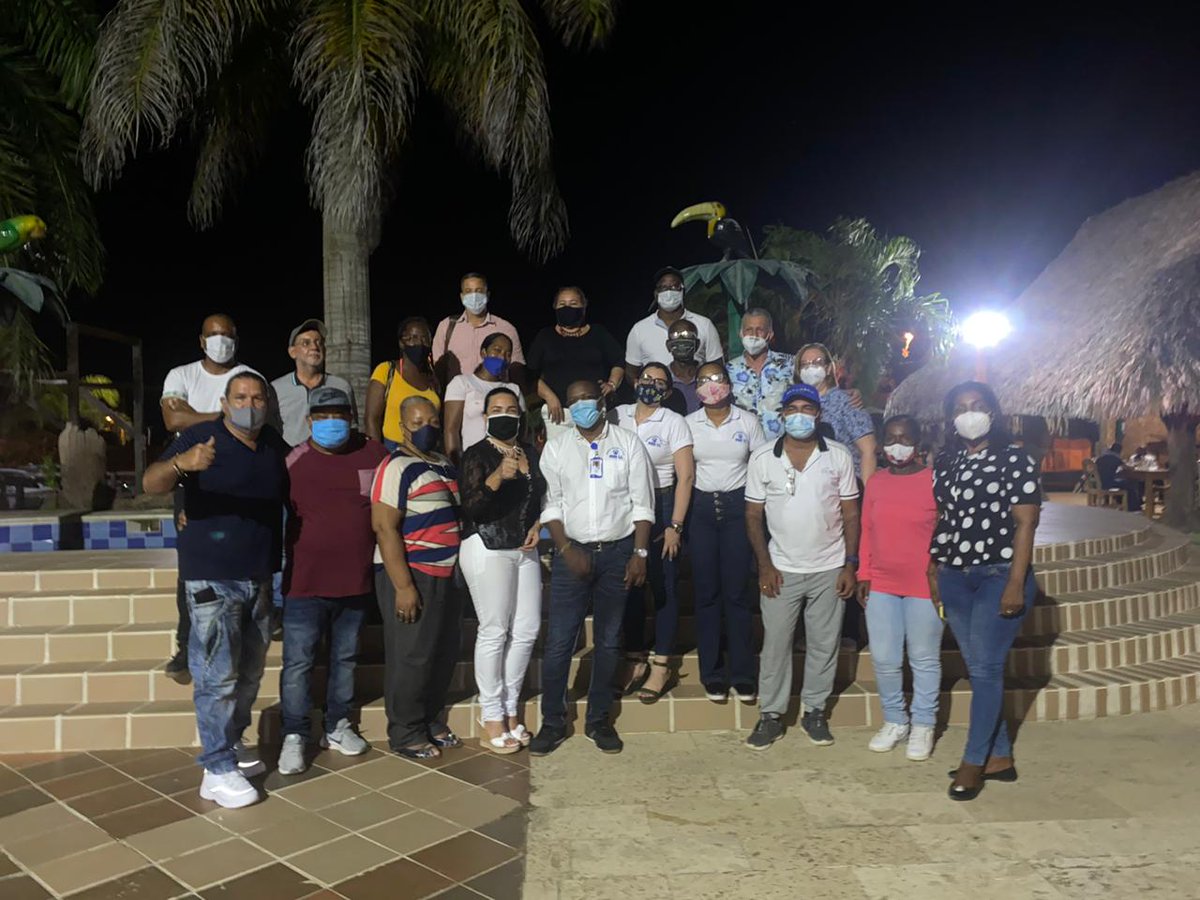 DePortuaria's tweet photo. A la orilla del mar, se dio un gran conversatorio con la Sociedad Portuaria Puerto Pisisí donde se puso en contexto cómo van los procesos y la firma de la concesión de construcción por parte de la ANI.

Te invitamos a que te unas .
#TurboLaMejorEsquinadeAmérica https://t.co/5UIJu88wSM