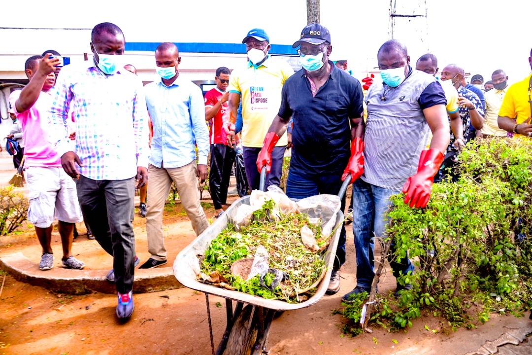 ace1yesboss's tweet photo. 2020 Alaghodaro: Obaseki, Shaibu lead youths to clean up streets, major roads in Edo

…promise to strengthen environmental laws to keep Edo clean

…reassure on youth-driven governance

The Edo State Governor, Mr. Godwin Obaseki and his deputy, Rt. Hon...
https://t.co/2BRCNKJG6M https://t.co/u3qAxAv8Mc