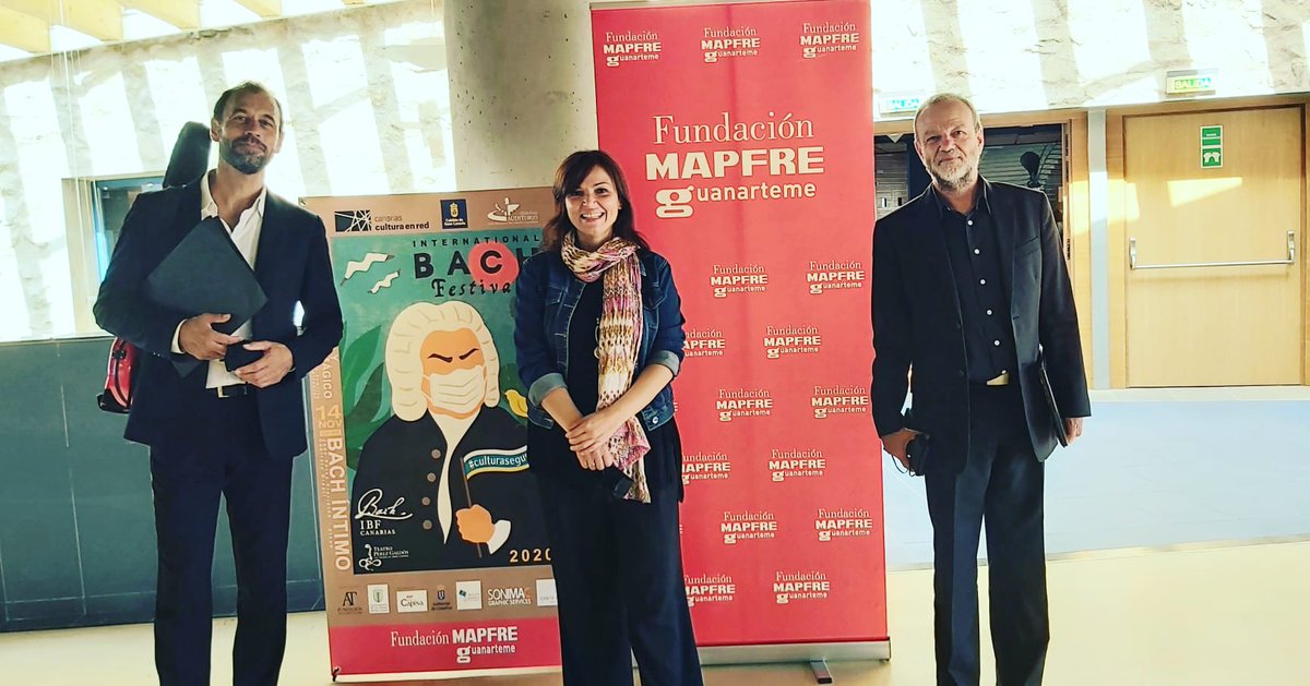 IBFCanarias's tweet photo. No todos los días tenemos el privilegio de escuchar en #Canarias #ibf2020 #ibfcananarias a dos grandes como Bertrand Cervera y  Stéphane Petitjean. Fusión extraordinaria de violín y piano que nos ha llevado a disfrutar de su gran talento.🎻🎹👏🙌🤗

¡Nivelazo musical en #Canarias https://t.co/3r98Vxqsca