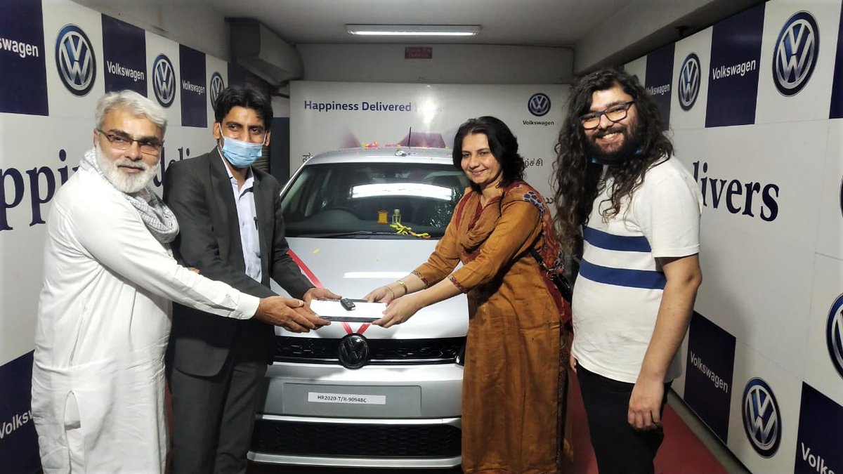 vwrohtak's tweet photo. #Congratulation to Miss. Suman Lata Ji for Being a Part of Volkswagen Rohtak FAMILY.

For TEST DRIVE &amp; More Info Ping Us on :+91-8059880066
EMAIL US - badhwargroup2@gmail.com

#volkswagen #volkswagenrohtak #badhwarCars #volkswagenpolo #poloHighLine #polo https://t.co/ITT5HkIHvt