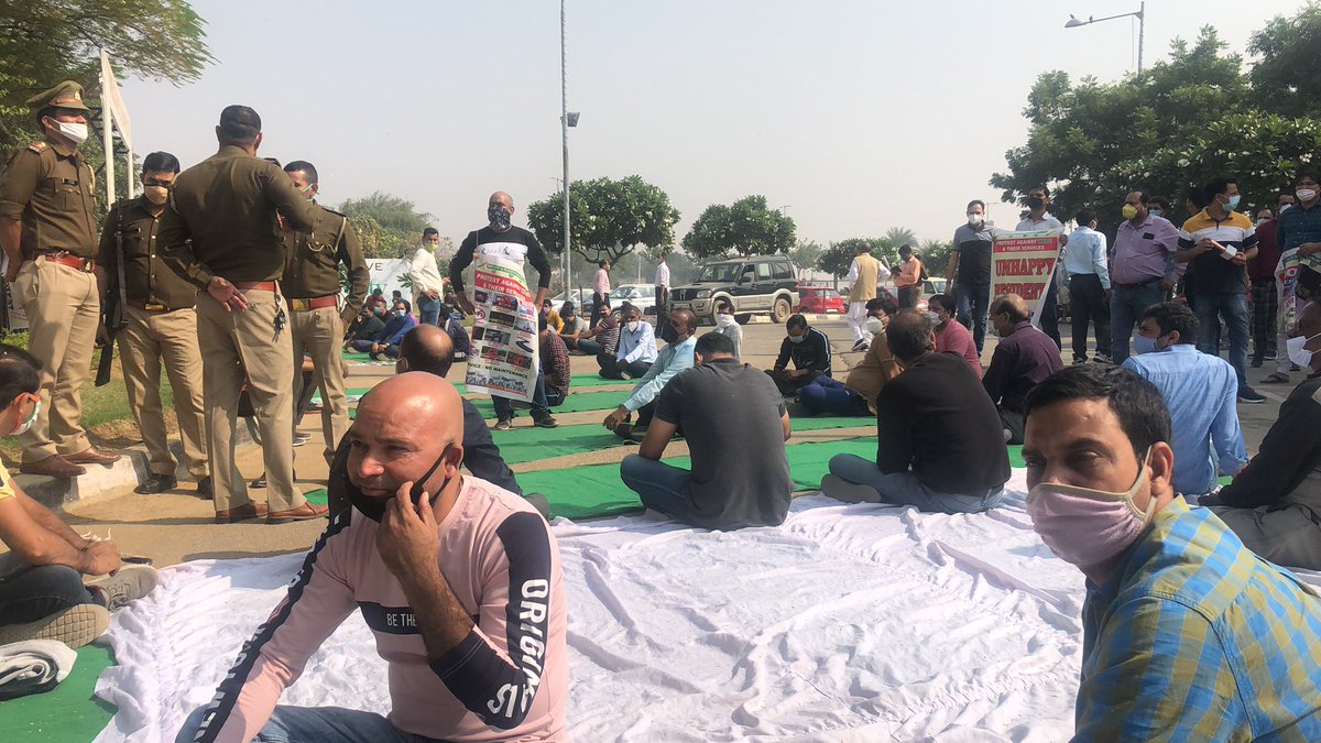 ujjvalgarg's tweet image. @waveghaziabad @Ajayshankarias @myogiadityanath some snaps which show the pain of wave city Ghaziabad resident. They got occupancy certificates without giving basis amenities #wavedumpcity