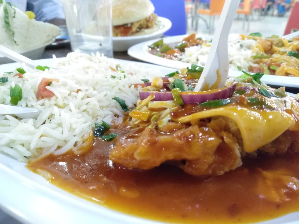 ISeemeRaja's tweet photo. Half of dma karachi team is having lunch
#ActivistsInKarachi
#HumBolengay
#ActivistsForPakistan
@Jaweria_Nehal
@hisbanspeaks
@Jaxim2020 https://t.co/JU5hUre6sM