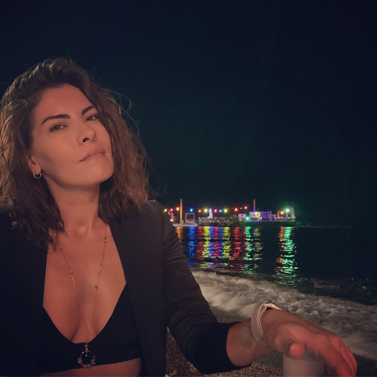 SebnemYALVAC's tweet photo. Renklerimi seviyorum. Kimine neşe, kimine endişe veriyor.. https://t.co/TWH4NjNADj