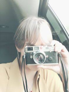 jimlovesmee's tweet photo. Taehyung with camera 📷 
- a thread - 

#BTS_BE #BTSV https://t.co/wuFRgfFlv3