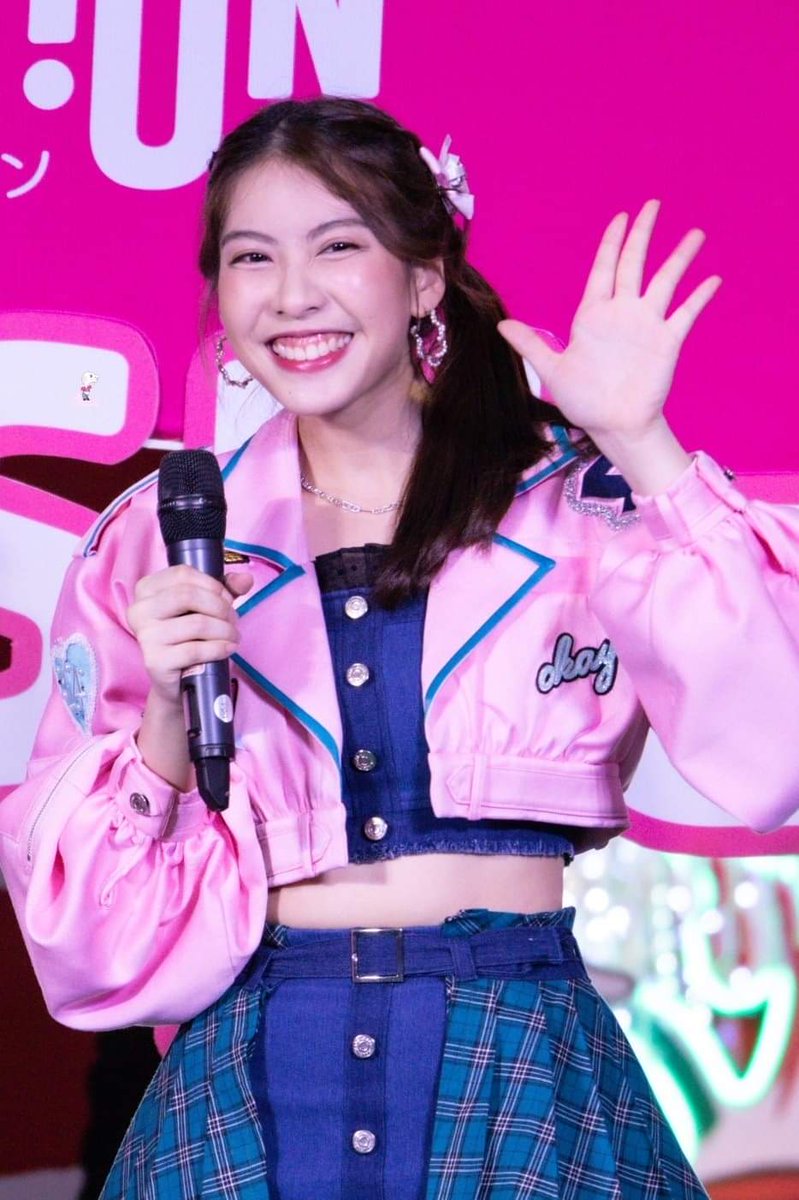 OtaSouthern48's tweet photo. พี่อ๊าาาาาาา😍

Road​Show​ Hatyai​ [07.08.20]

#MinminBNK48
#BNK48 https://t.co/10joC4xzRA