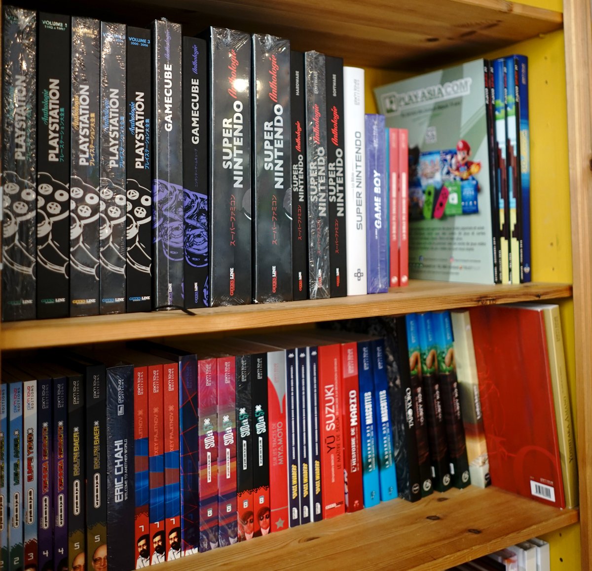 lecoffreapixels's tweet photo. Quelques petites nouvelles avant la reprise du rythme normal pour les arrivages : Les livres sont désormais disponibles à la vente sur https://t.co/lzcS71fl9J !
A très vite ^^
#omakebooks #pixnlove #thirdeditions #geeksline #côtégamers #rennes #bretagne https://t.co/WEFG0SERUq