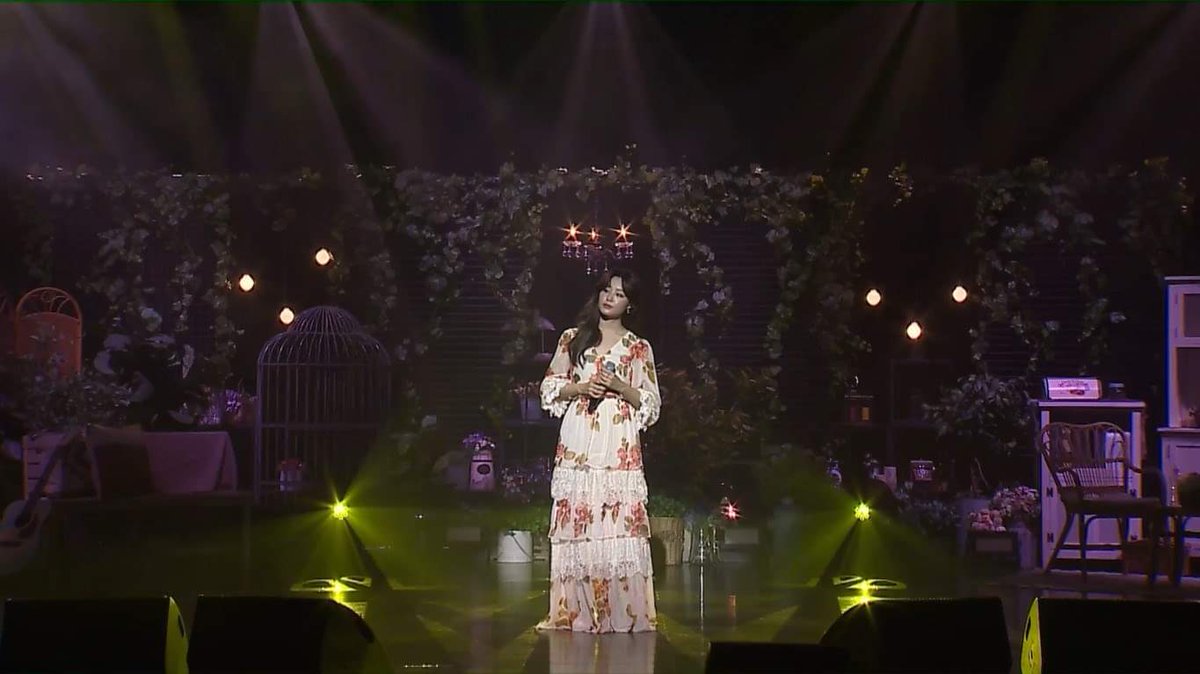 hellokpop's tweet photo. To perfectly cap off her intimate online fanmeeting, Song Ji Eun 'make it love'ly, while singing her pleasant "Cradle Song", as she gently bids goodbye to fans! ✨💛
Presented by: @cdmentph
#송지은 #SONGJIEUN #UNTACT_LIVE #BLOOM #피어나 #開花 #피어나_開花 https://t.co/TehFGlXVRH