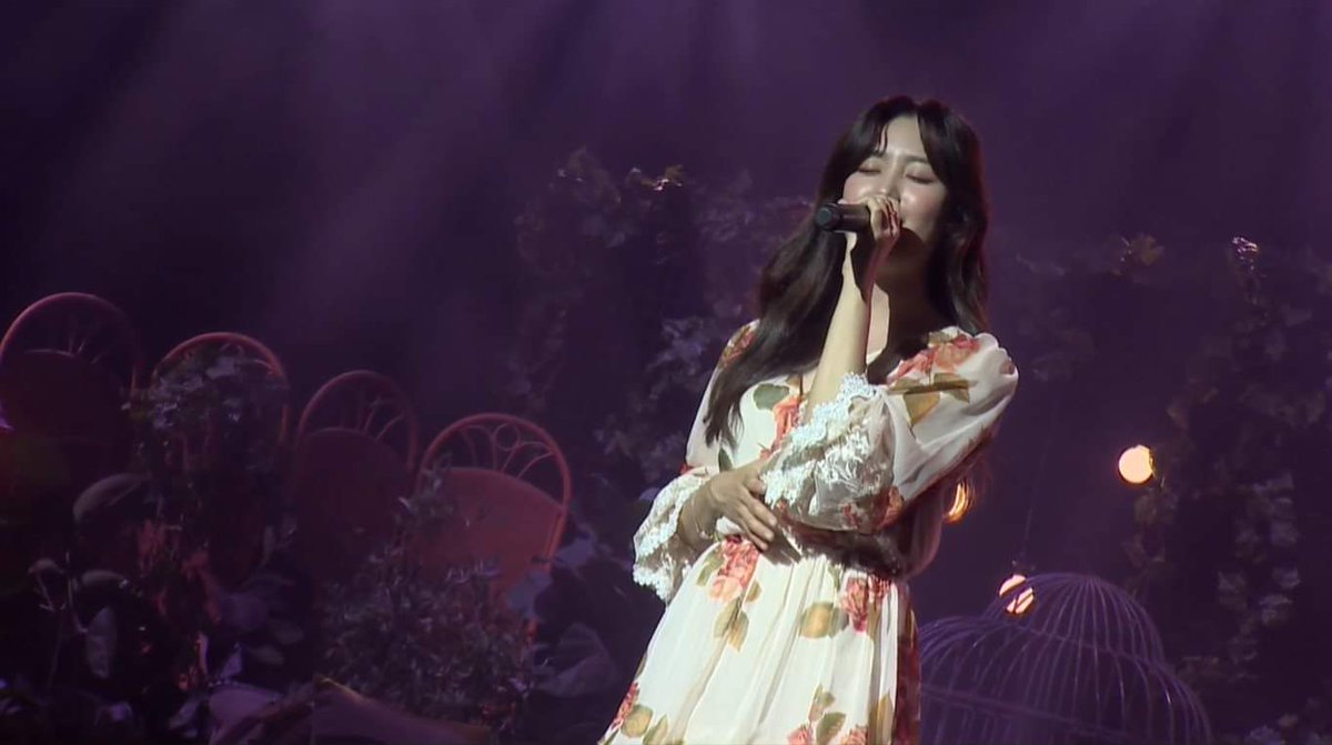 hellokpop's tweet photo. To perfectly cap off her intimate online fanmeeting, Song Ji Eun 'make it love'ly, while singing her pleasant "Cradle Song", as she gently bids goodbye to fans! ✨💛
Presented by: @cdmentph
#송지은 #SONGJIEUN #UNTACT_LIVE #BLOOM #피어나 #開花 #피어나_開花 https://t.co/TehFGlXVRH