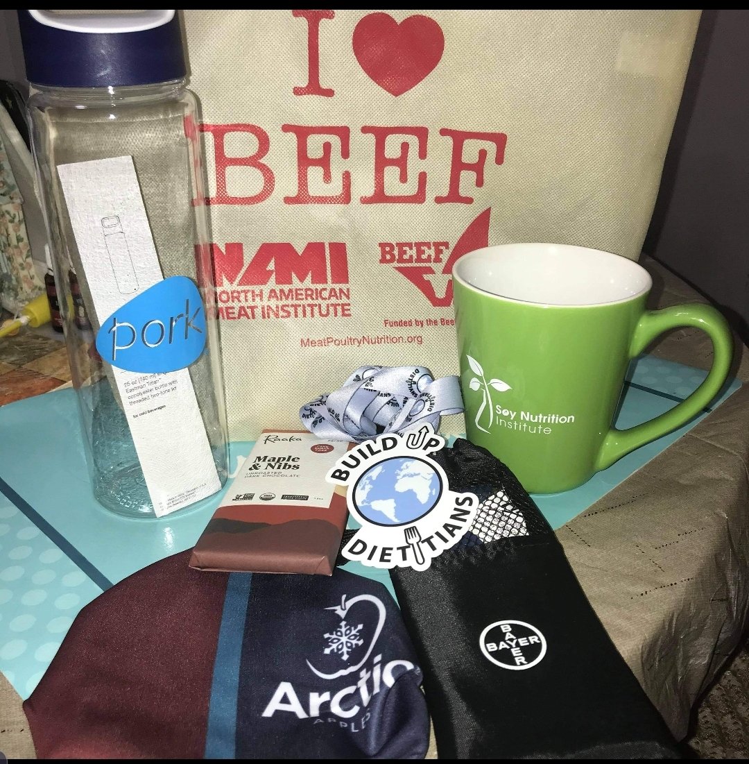 BuildUpRDNs's tweet photo. "Good morning Build Up Dietitians team! I got my swagbox yesterday & I just wanted to say thank you all so much! I loved watching the sessions and learned so much ๐"
@MeatInstitute @NationalPork @SoyConnection @ArcticApples @Bayer4CropsUS
#sponsored #VirtualBuildupMeetups! https://t.co/G1YmHKMdlB