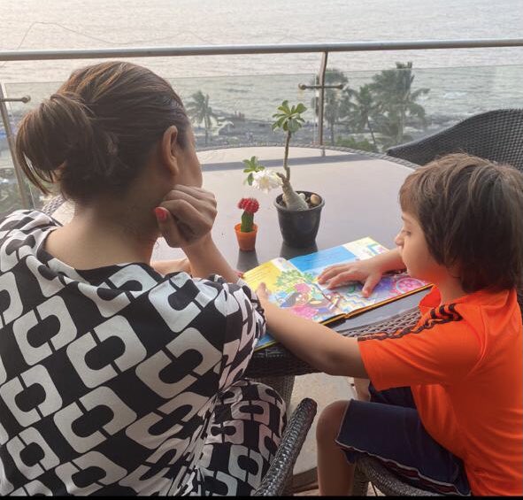 gaurikhan's tweet photo. All grown up, AbRam’s reading this book himself!! Congrats @karanjohar on the book!!
Pre-order #TheBigThoughtsOfLittleLuv on Amazon or Flipkart. https://t.co/0FKiOvHGzP