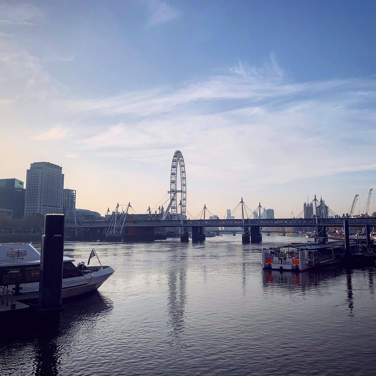 mickterry's tweet photo. Day 6 of 60km challenge. Early morning in London Town feels like you have the keys to the city #ridefatboyride #cycling #600kmchallenge #strava #skinnynovember #fatdecember #ilovelondon #cs3 https://t.co/czvlBVQQNy