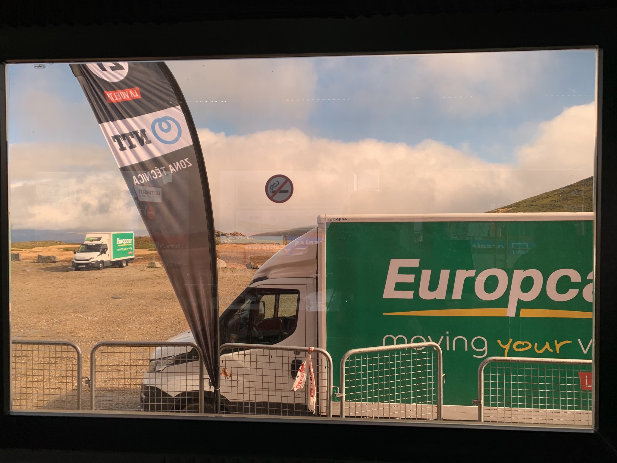 EmOFcL7W4AIDH6Y?format=jpg&name=large