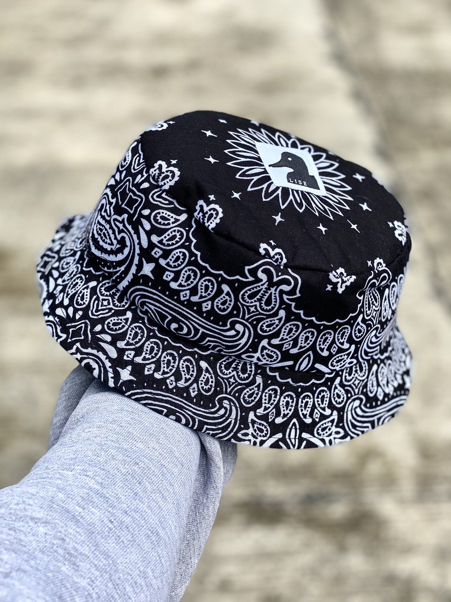 liselaboratory's tweet photo. First give away. Who could guess my favorite color gets this hat for free in your size (S-M/L-XL) https://t.co/MygaQumRnk