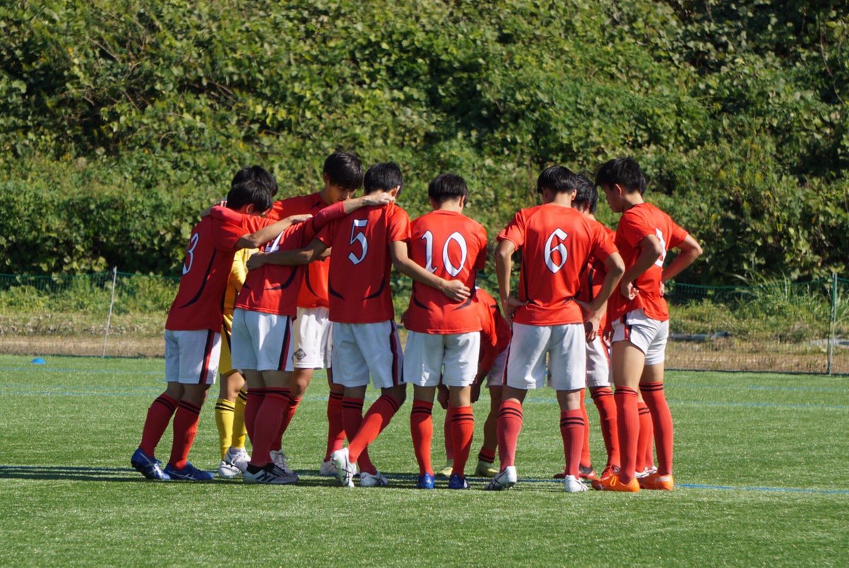kindai_soccer's tweet photo. 本日の新潟産業大戦にて、今期の北信越リーグが終了しました。新チーム始動時掲げた「1部リーグ自動残留圏内」を達成し、このレベルで戦えたからこそ、新たな課題も見つけることができました。Iリーグ・県選手権と試合はまだ続きます。今後とも応援よろしくお願い致します！ https://t.co/4CfIhqHxqF