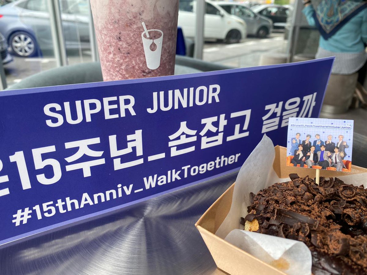 BruneiELF's tweet photo. thankyou to everyone who came to our first day of cupsleeve event for Super Junior 15th anniversary at Brew9 today ๐
see you on last day tomorrow! ๐ค
#์ํผ์ฃผ๋์ด #SuperJunior #BruneiELF
#BruneiELFWalkTogetherWithSuperJunior
#๋ฌ๋ ค์จ15์ฃผ๋
_์์ ๊ณ ๊ฑธ์๊น
#15thAnniv_WalkTogether https://t.co/RQhjQre22Y