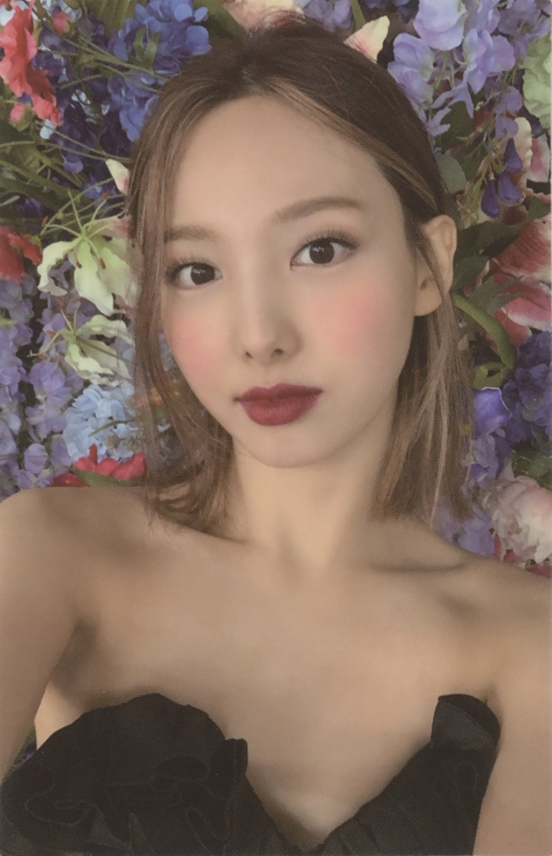 SCAN] TWICE 2nd full album Eyes wide open Photocard - Nayeon (1/2