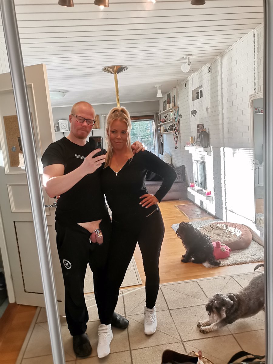 cuckold_robert's tweet photo. My #slut wife is gona head to working to other city #peräseinäjoki ower a night doing #topless and #privatstripping etc and left me home with the dogs In the #castity In the #cockcage... 🙈😈😉👍 Go chek out our #onlyFans accounts there Will be Moore material soon @narttuvaimo https://t.co/Q0nRwTffXz